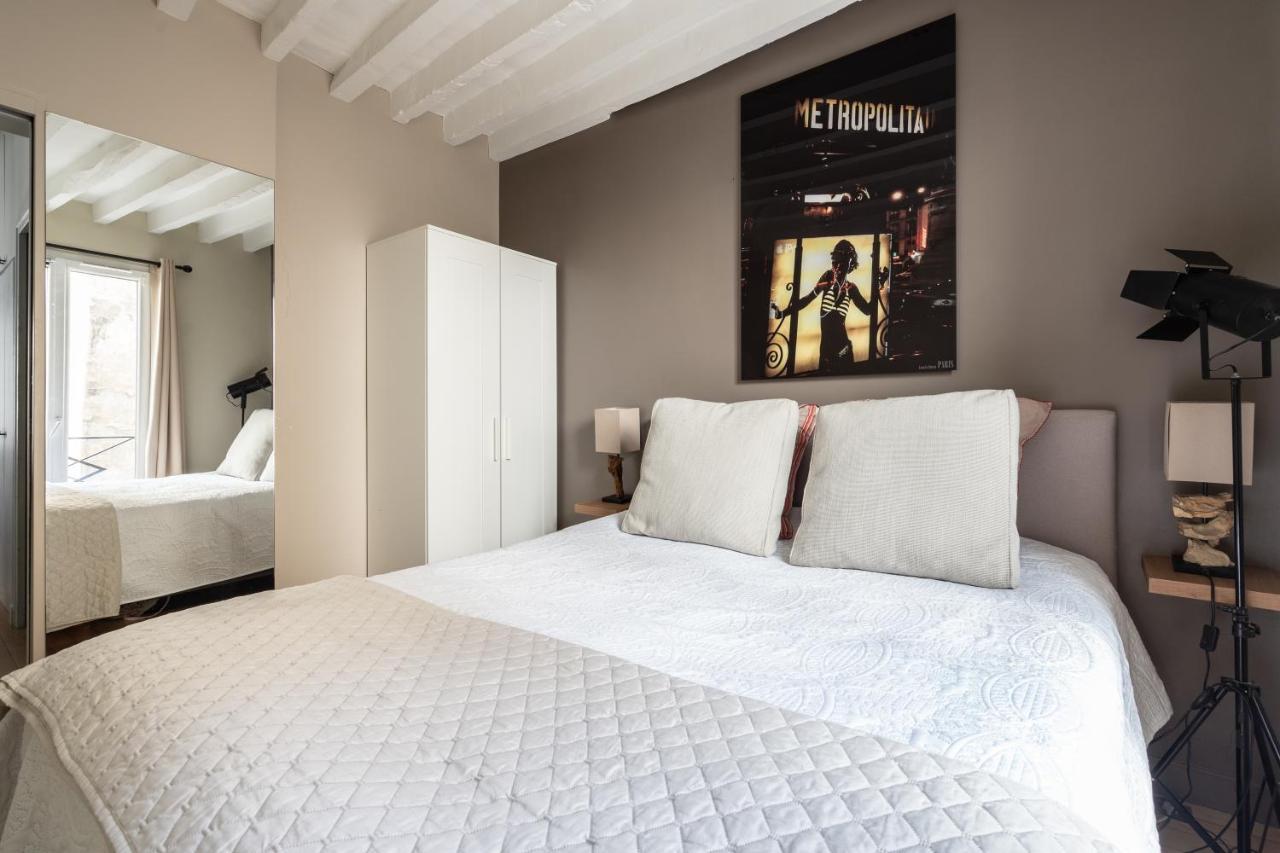 Room In Apartment - Cosy Place In The Hear Of Paris Exteriör bild