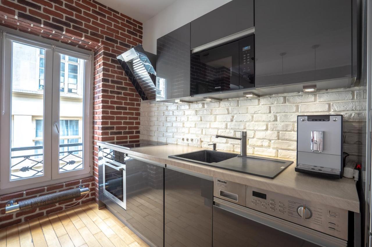 Room In Apartment - Cosy Place In The Hear Of Paris Exteriör bild
